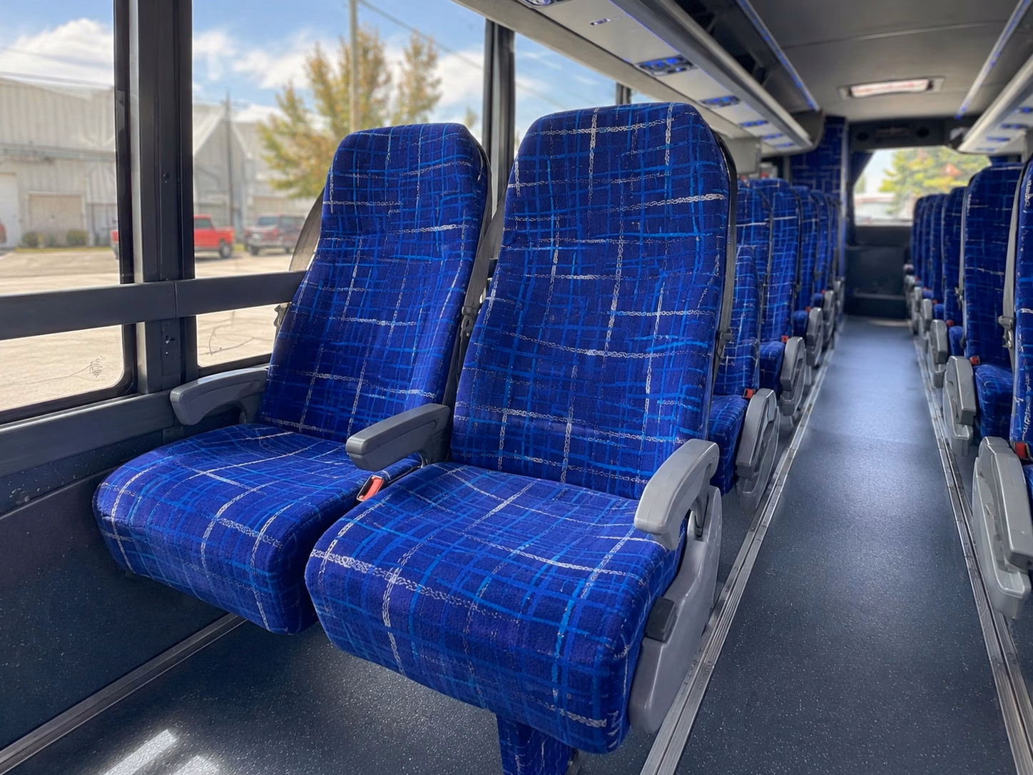 guest shuttle buses between columbia hotels and wedding venues